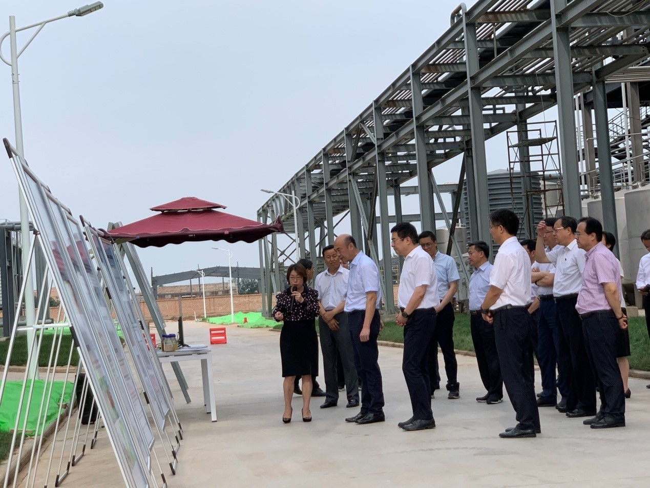 刘国中省长一行观摩蒲城优德唯一官网科技建设项目