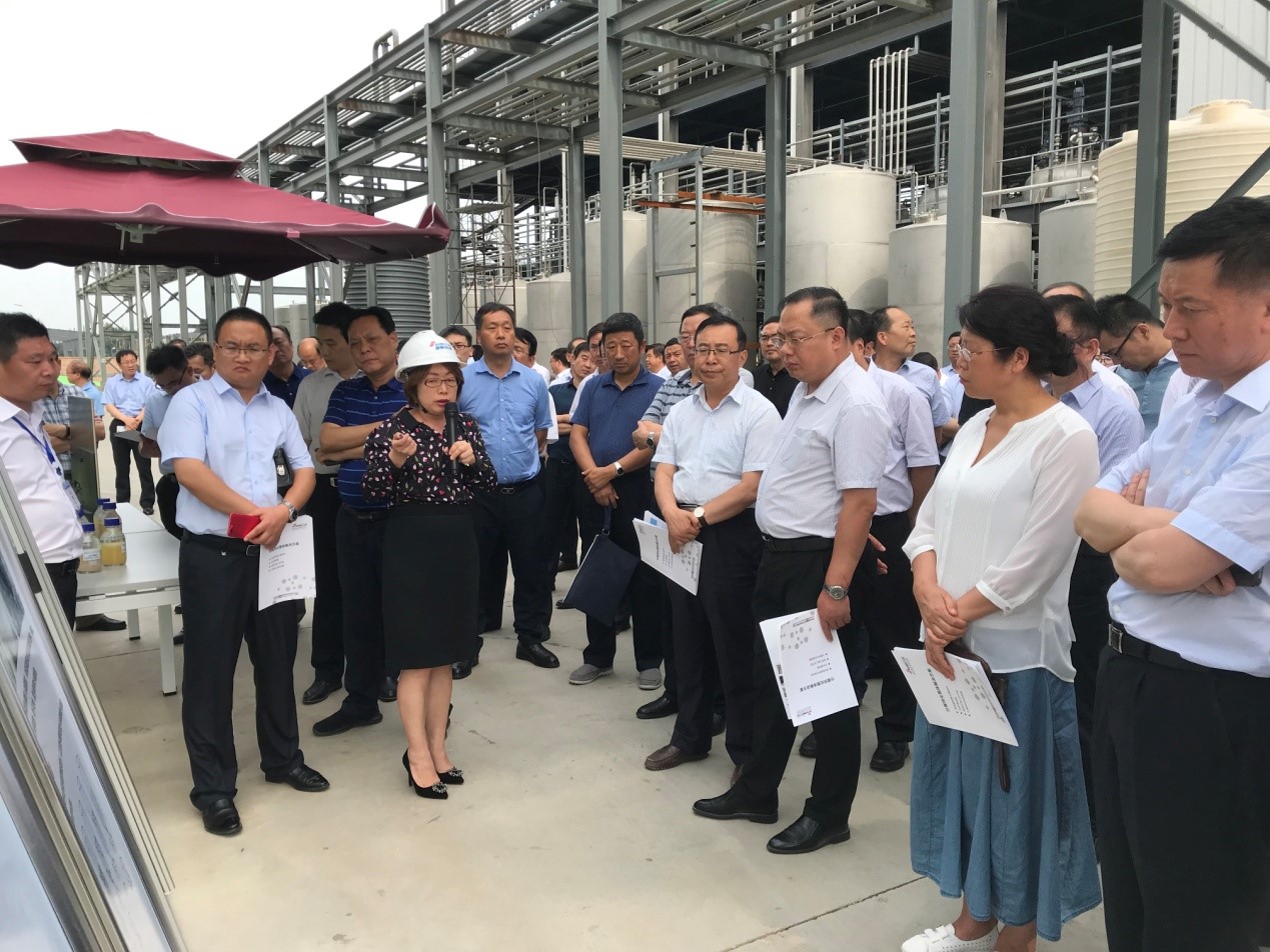 刘国中省长一行观摩蒲城优德唯一官网科技建设项目