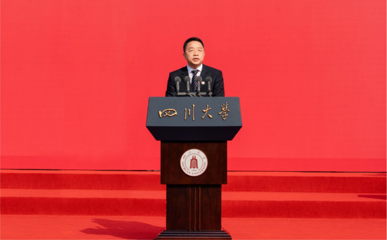 总经理寇晓康寄语四川大学毕业生：梦想为帆，，，，，，，家国为锚